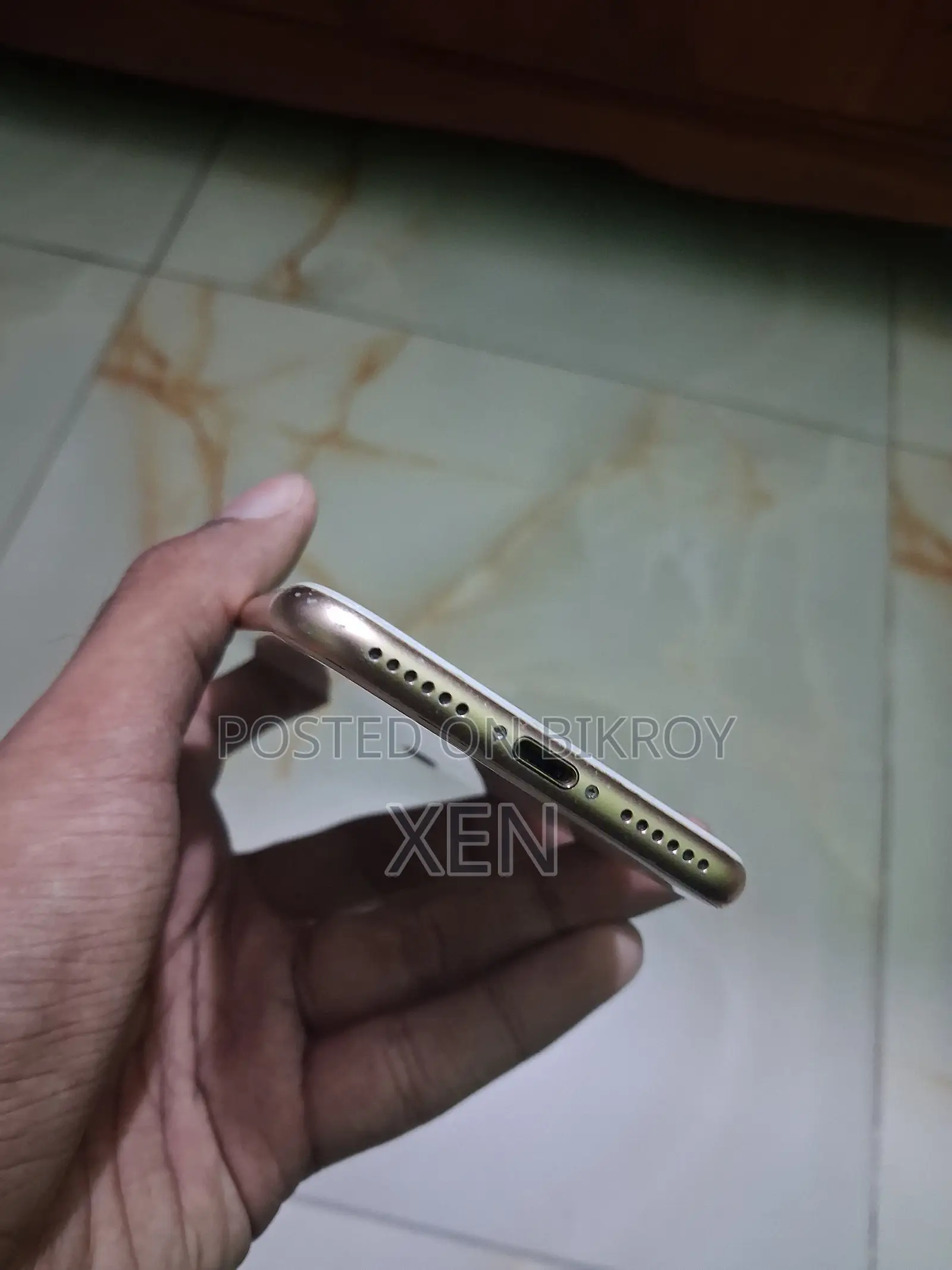 অ্যাপল আইফোন ৮ ৬৪ জিবি রোজ গোল্ড