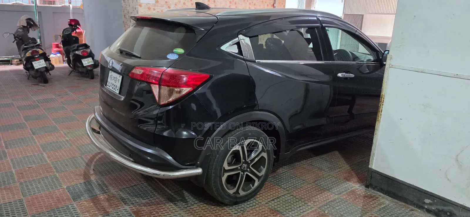 Honda Vezel 1.5 Two-Wheel Drive 2015 Black