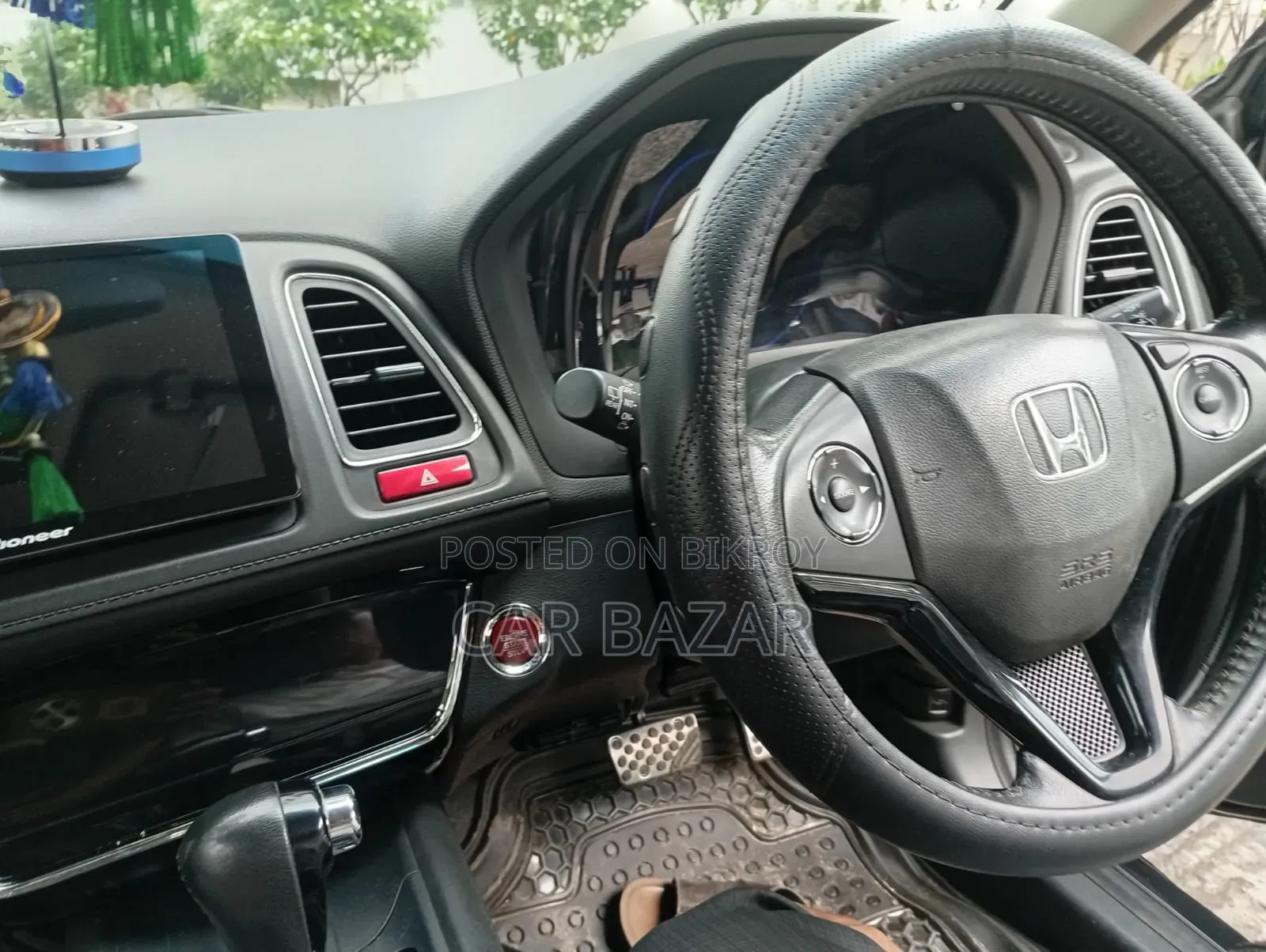 Honda Vezel 1.5 Two-Wheel Drive 2015 Black