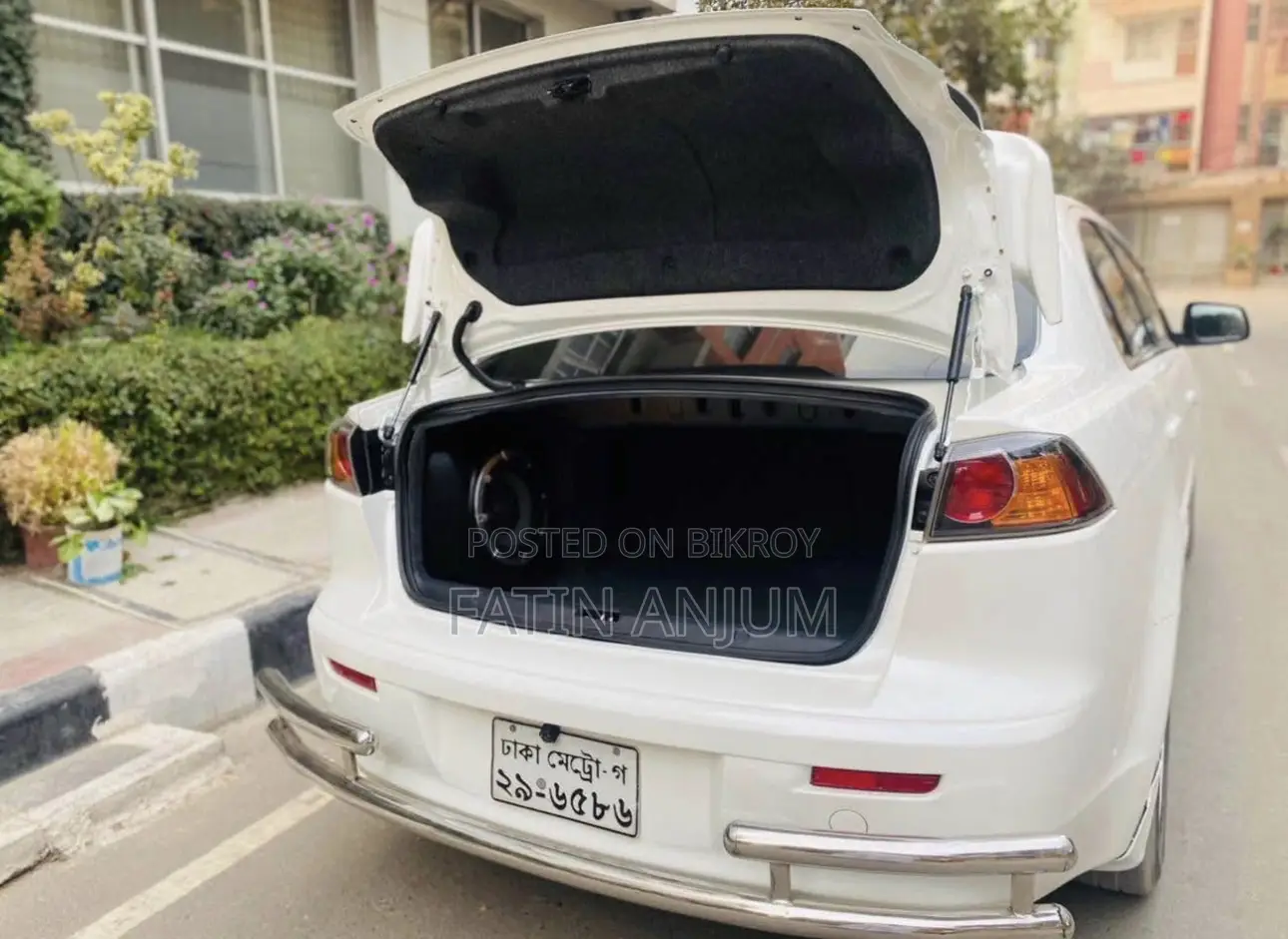 মিতসুবিশি ল্যান্সার ২০১০ পার্ল