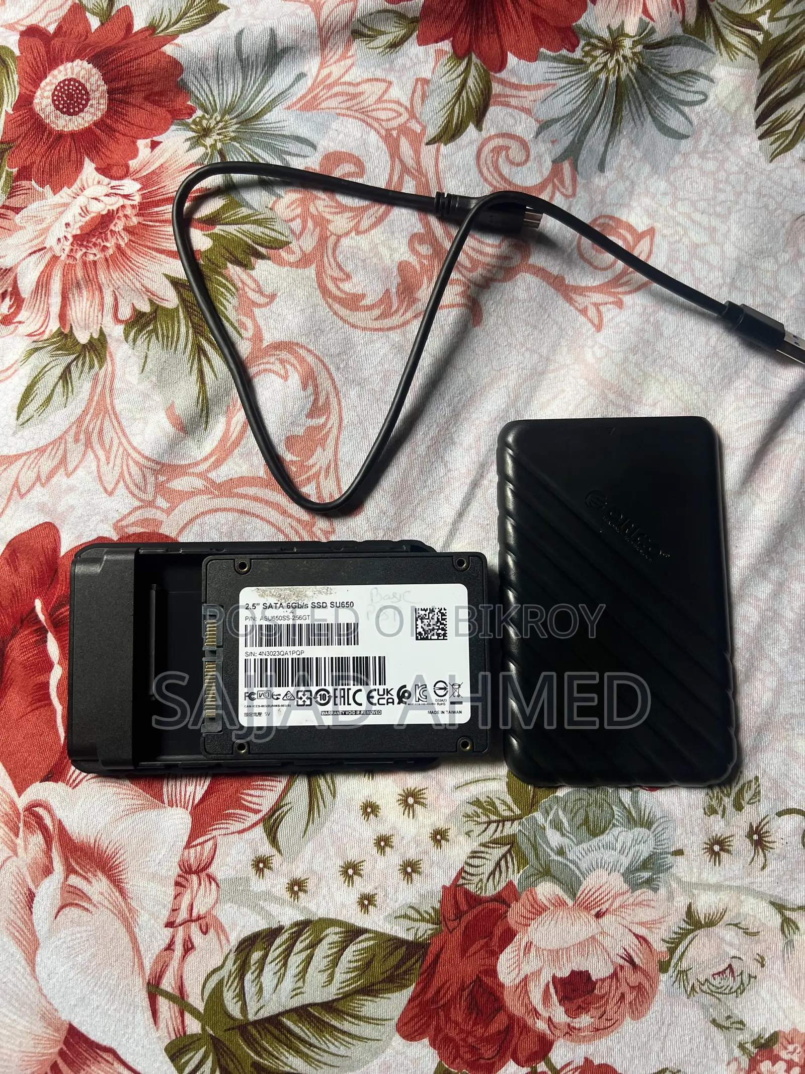 অ্যাডাটা ২৫৬ জিবি এসএসডি অরিকো কেসসহ