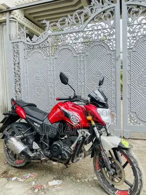ইয়ামাহা এফজেড ২০১২ লাল