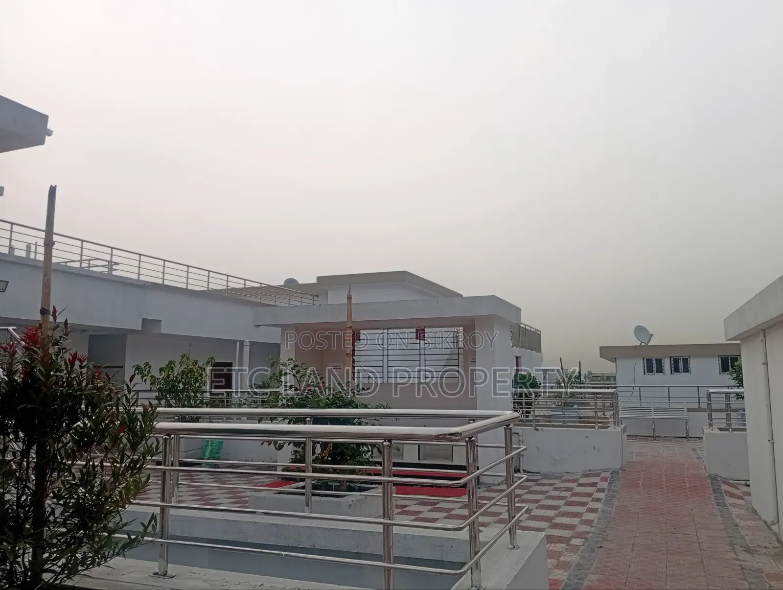 10-Bedroom House in Monipuri Para, Farmgate for Sale