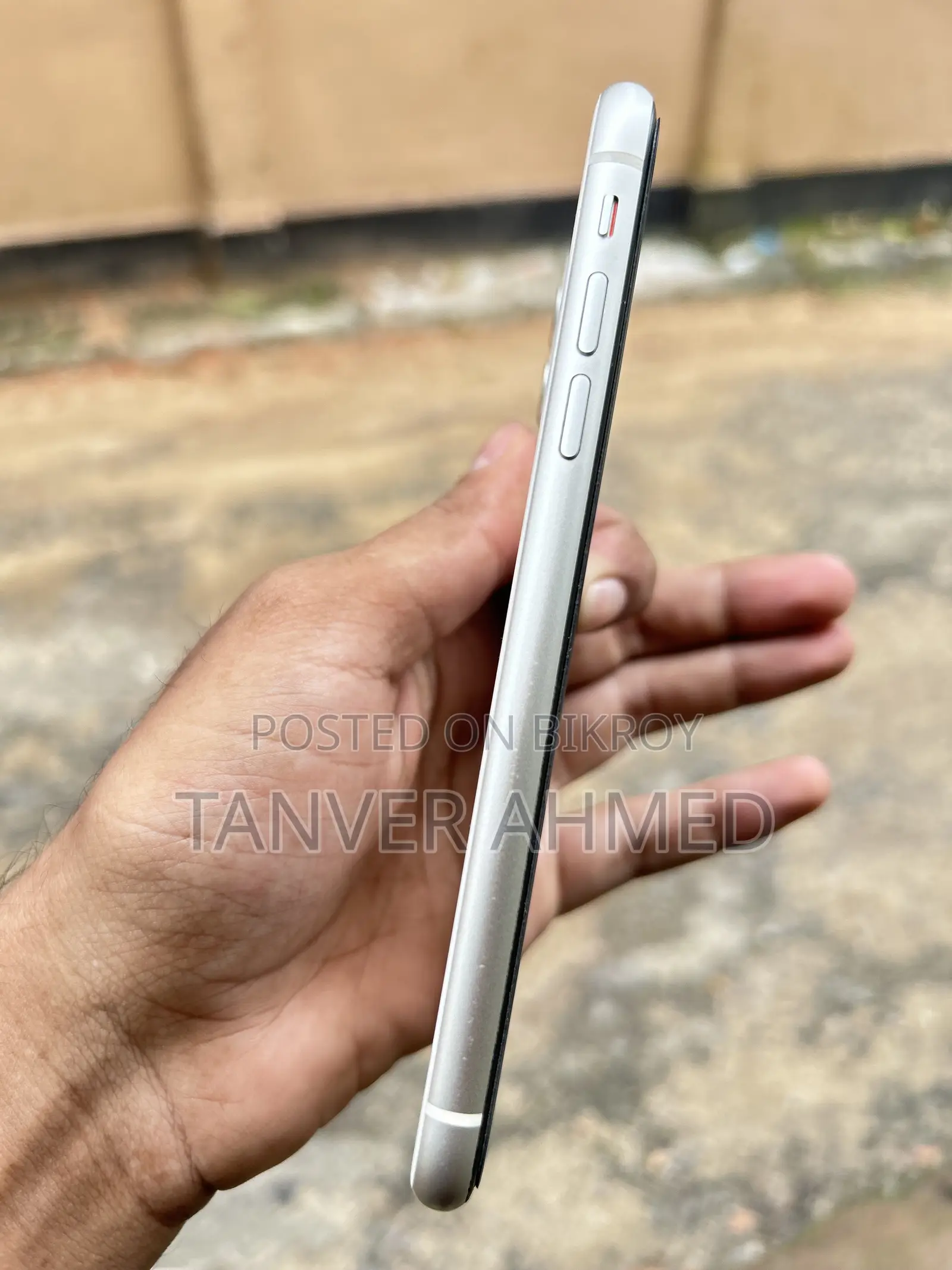 অ্যাপল আইফোন ১১ ৬৪ জিবি হোয়াইট