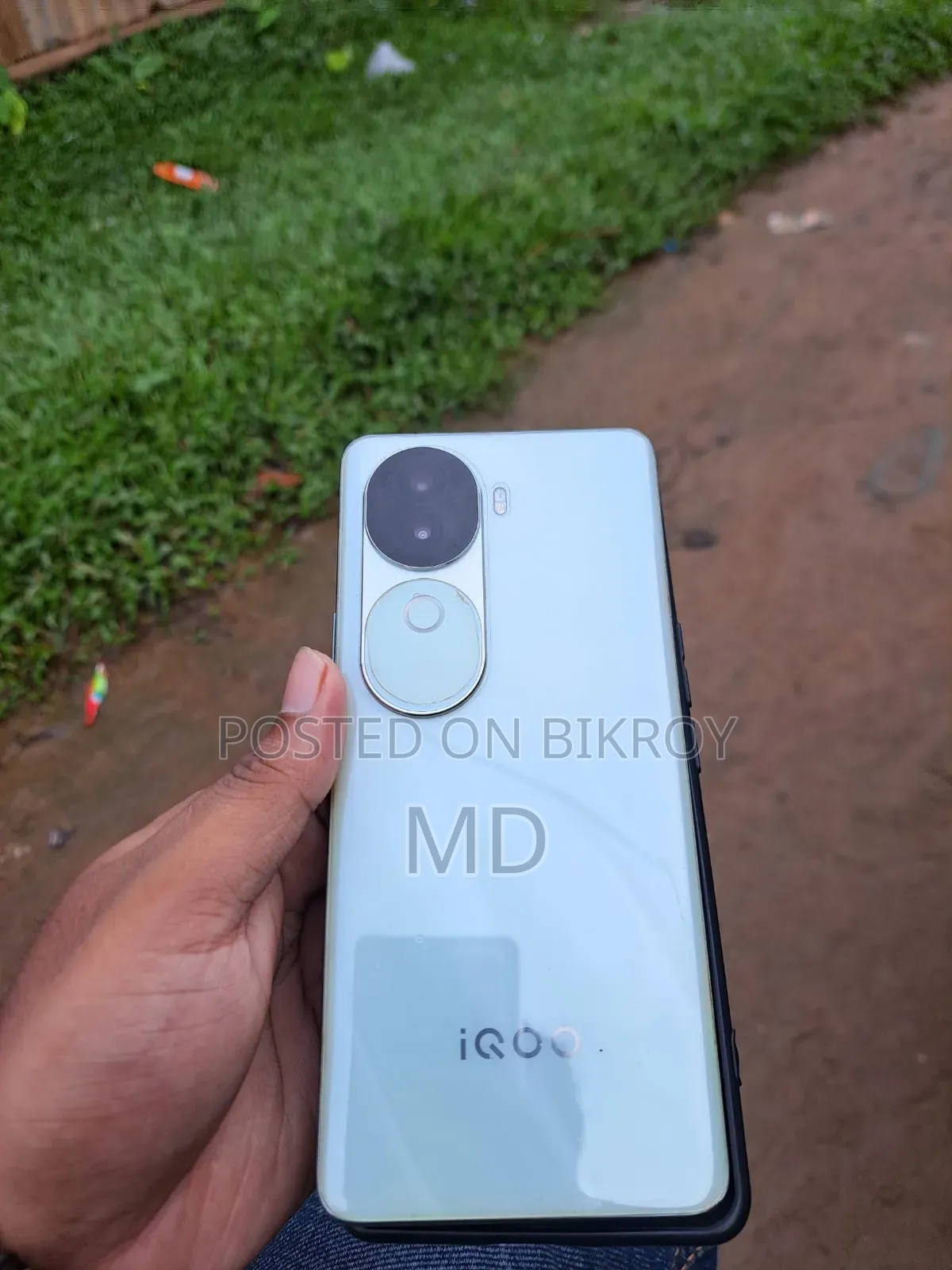 আইকিউওও জেড৯ ২৫৬ জিবি সিলভার