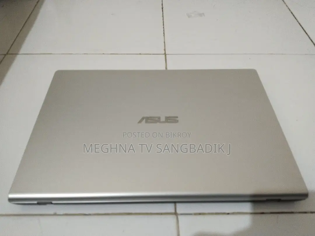 Laptop ASUS 3GB Intel SSD 256GB