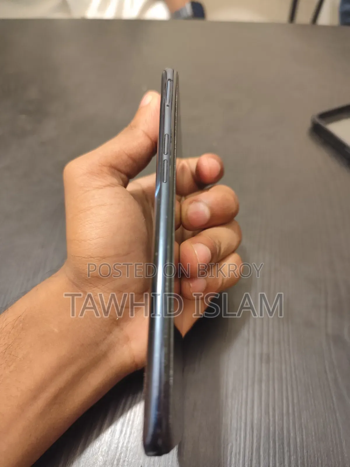 অপ্পো এফ১৫ ১২৮ জিবি ব্ল্যাক