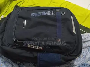 A blue bag from Max will be sold