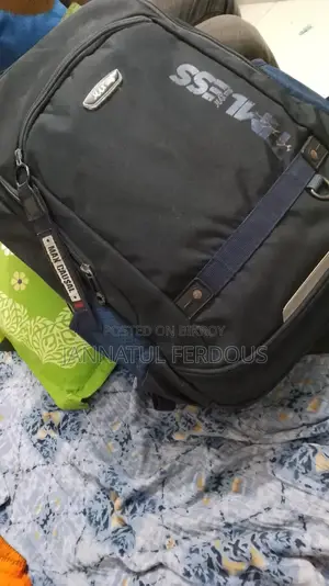 A blue bag from Max will be sold