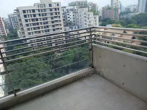 গুলশানে ৪ বেডরুমের অ্যাপার্টমেন্ট ভাড়ার জন্য