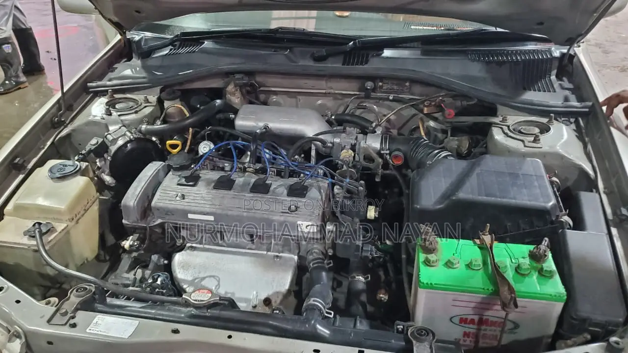 Toyota Corona Premio 1.6 Front-Wheel Drive 2000 Pearl