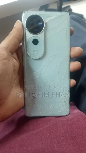 ভিভো ভি৪০ প্রো ২৫৬ জিবি নীল