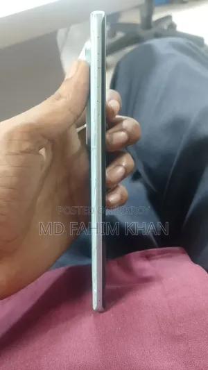 ভিভো ভি৪০ প্রো ২৫৬ জিবি নীল