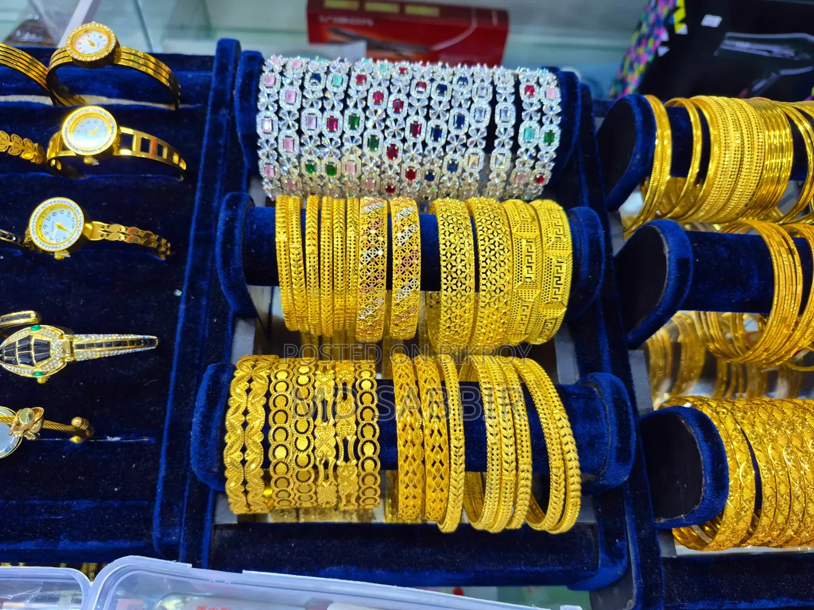 Bangle Collection
Let eye-catching golden bangles complete your festive look