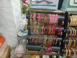 Kashmeri Churi