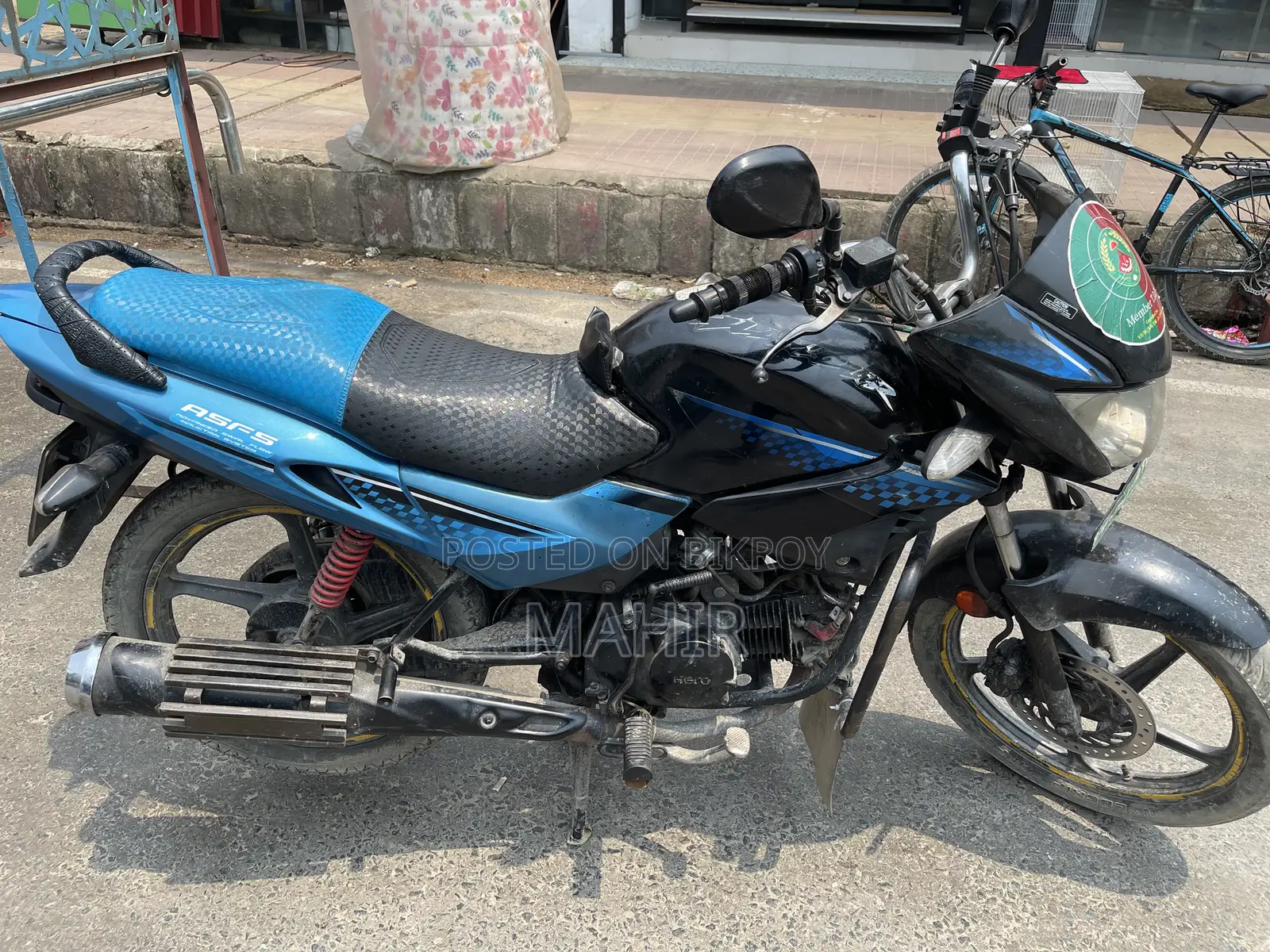 হিরো গ্ল্যামার ২০১৫ নীল