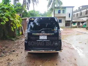 টয়োটা নোয়া ২.০ ১৪৩এইচপি ওয়াইওয়াই এফডব্লিউডি (৫ সিটার) ২০১১ ব্ল্যাক