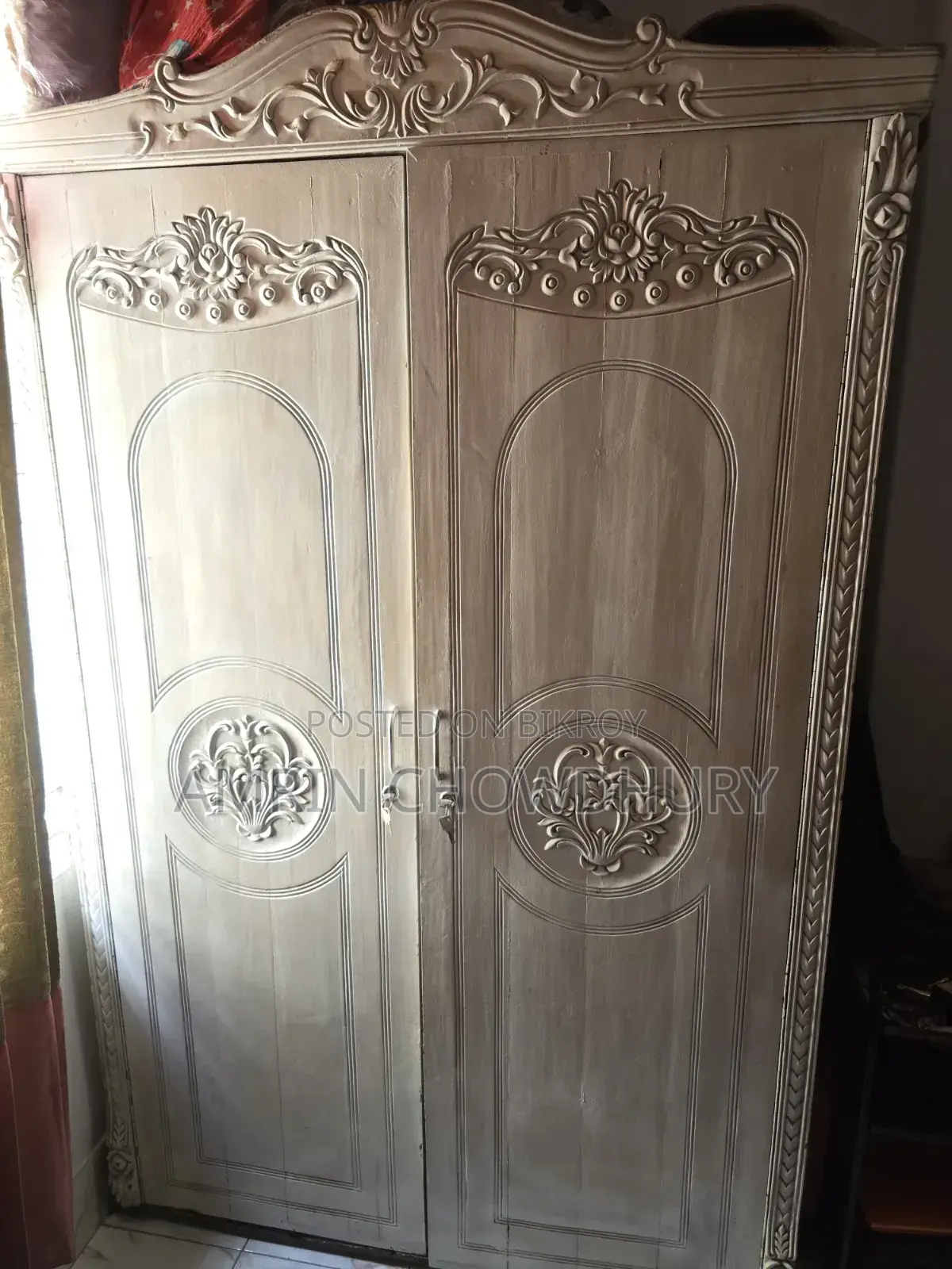 আলমারি উড ক্যাবিনেট