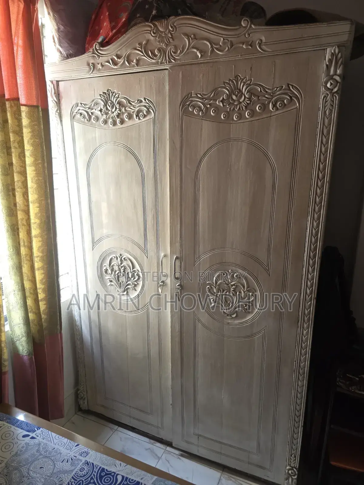 আলমারি উড ক্যাবিনেট