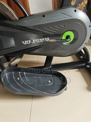 Cross Trainer Machine / Cycle