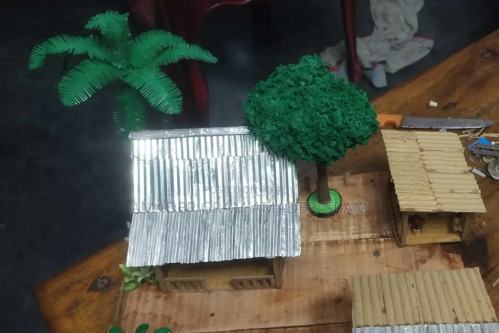 হাতেতৈরি শো-পিস, গ্রামীণ দৃশ্য, বাঁশের তৈরি ঘর, ঘর সাজানোর জিনিস, হোম ডেকর