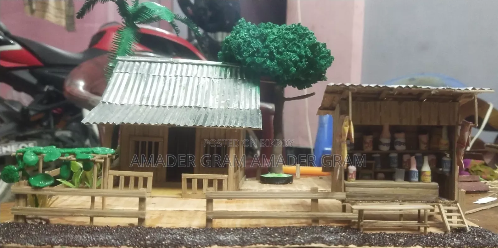 হাতেতৈরি শো-পিস, গ্রামীণ দৃশ্য, বাঁশের তৈরি ঘর, ঘর সাজানোর জিনিস, হোম ডেকর