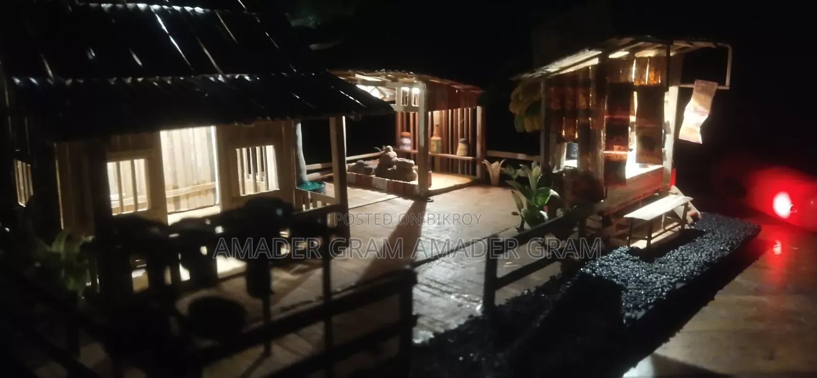 হাতেতৈরি শো-পিস, গ্রামীণ দৃশ্য, বাঁশের তৈরি ঘর, ঘর সাজানোর জিনিস, হোম ডেকর
