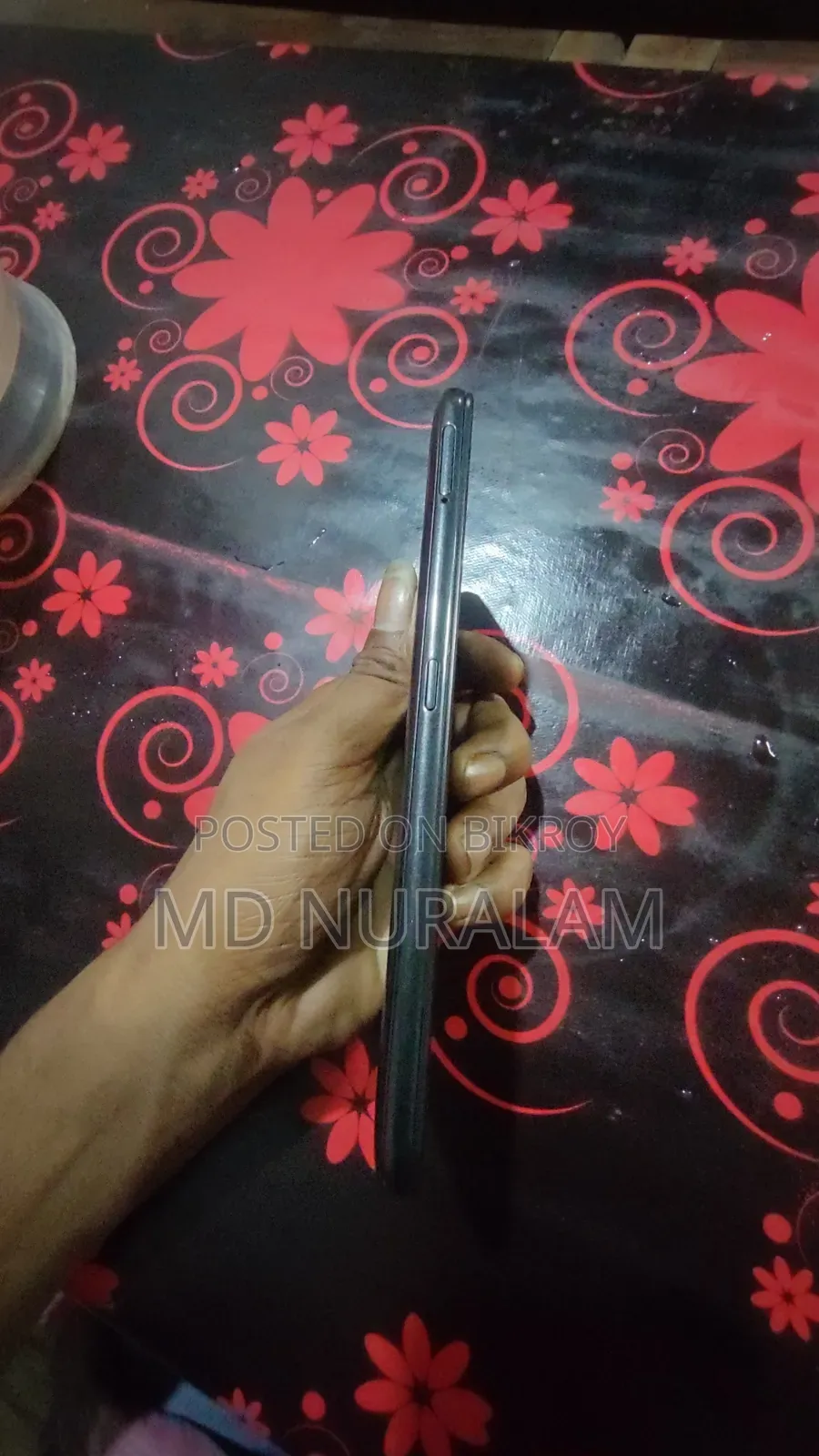 Hisense E50 64 GB Black