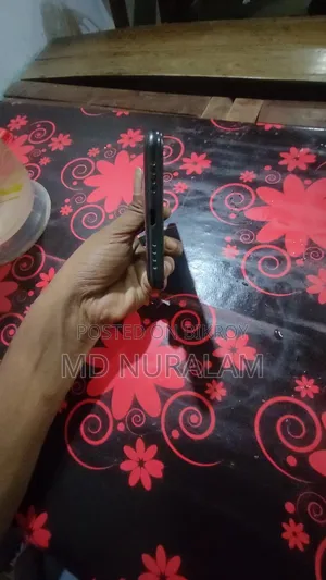 Hisense E50 64 GB Black