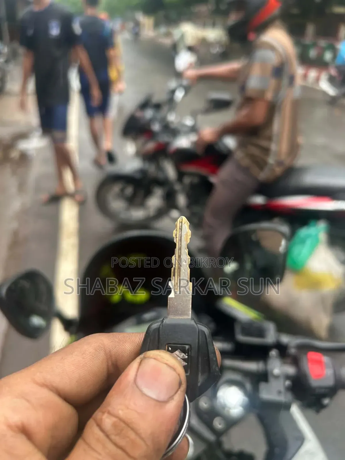 সুজুকি জিক্সার এসএফ ২০২৫ সিলভার