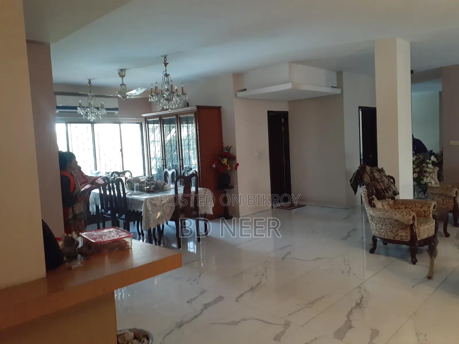 Gulshan-2 এ ২৫০০ বর্গফুটের আধাসজ্জিত অফিস ভাড়া হবে