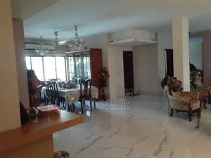 Gulshan-2 এ ২৫০০ বর্গফুটের আধাসজ্জিত অফিস ভাড়া হবে