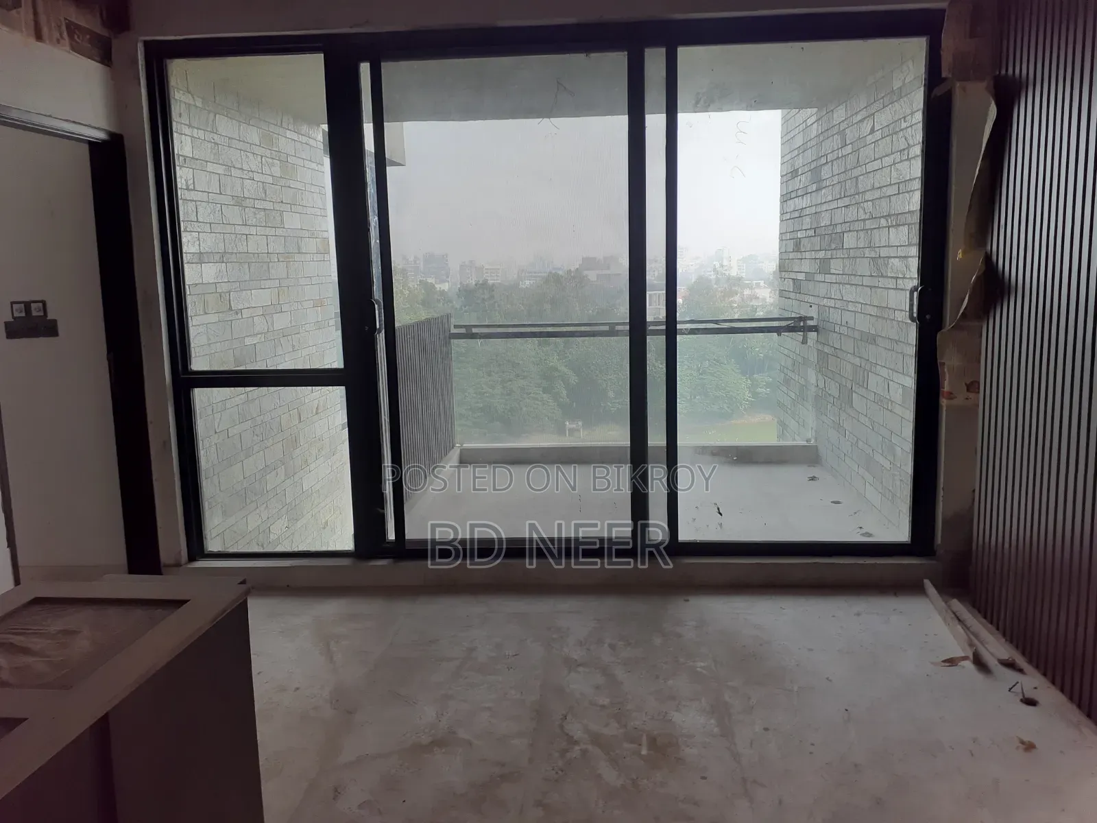Gulshan-2 এ ২৫০০ বর্গফুটের আধাসজ্জিত অফিস ভাড়া হবে