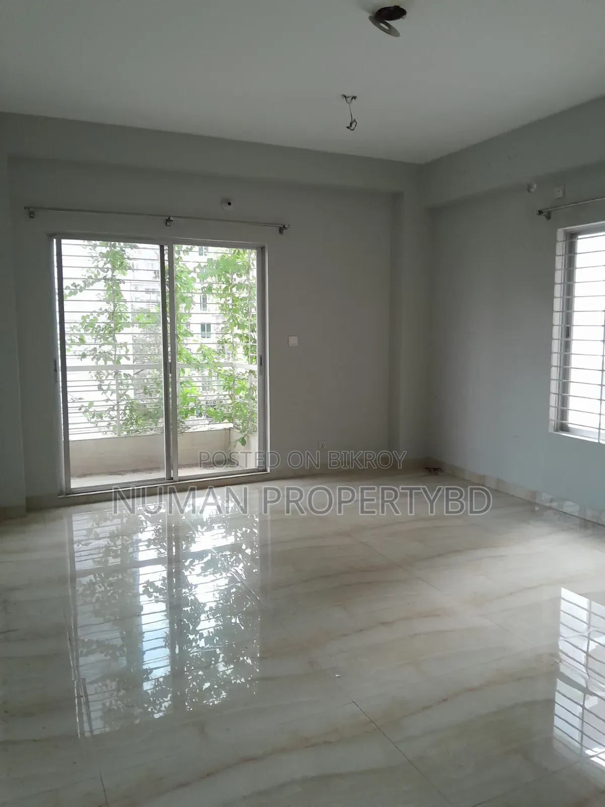 4-Bedroom Apartment in Numan Property Bd, Basundhara for Rent