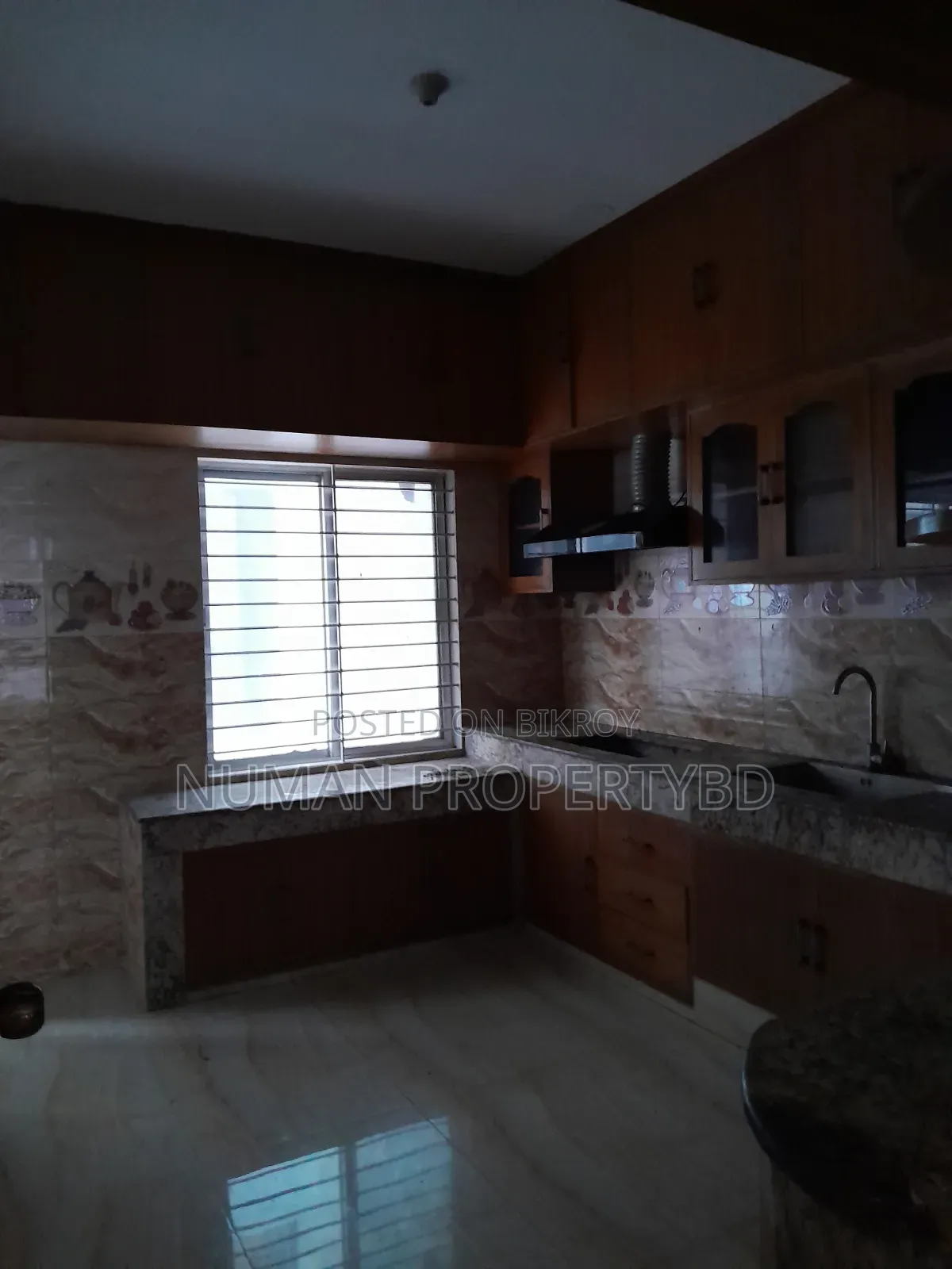 4-Bedroom Apartment in Numan Property Bd, Basundhara for Rent