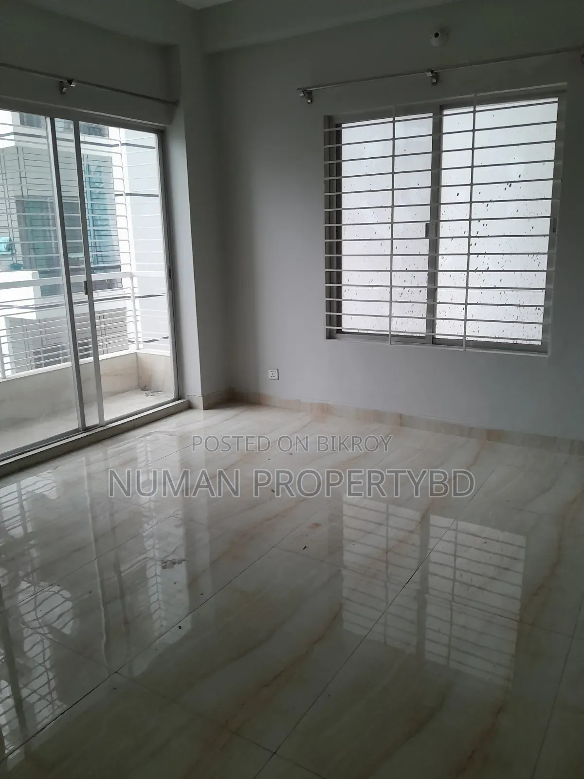 4-Bedroom Apartment in Numan Property Bd, Basundhara for Rent