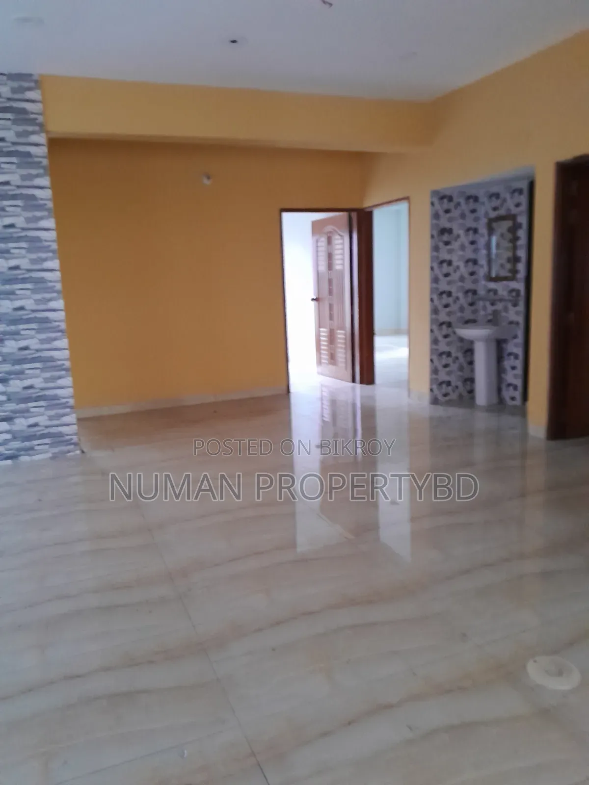 4-Bedroom Apartment in Numan Property Bd, Basundhara for Rent