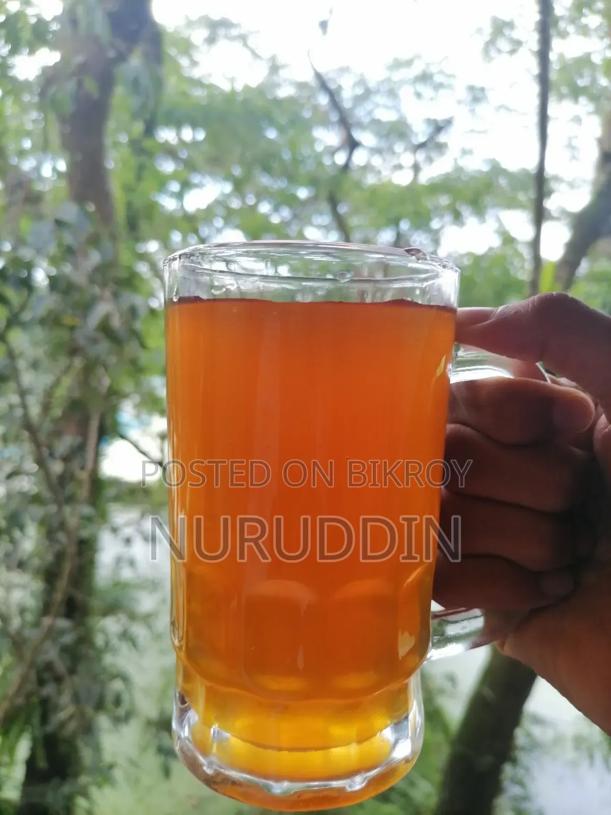 প্রাকৃতিক চাকের খাঁটি মধু