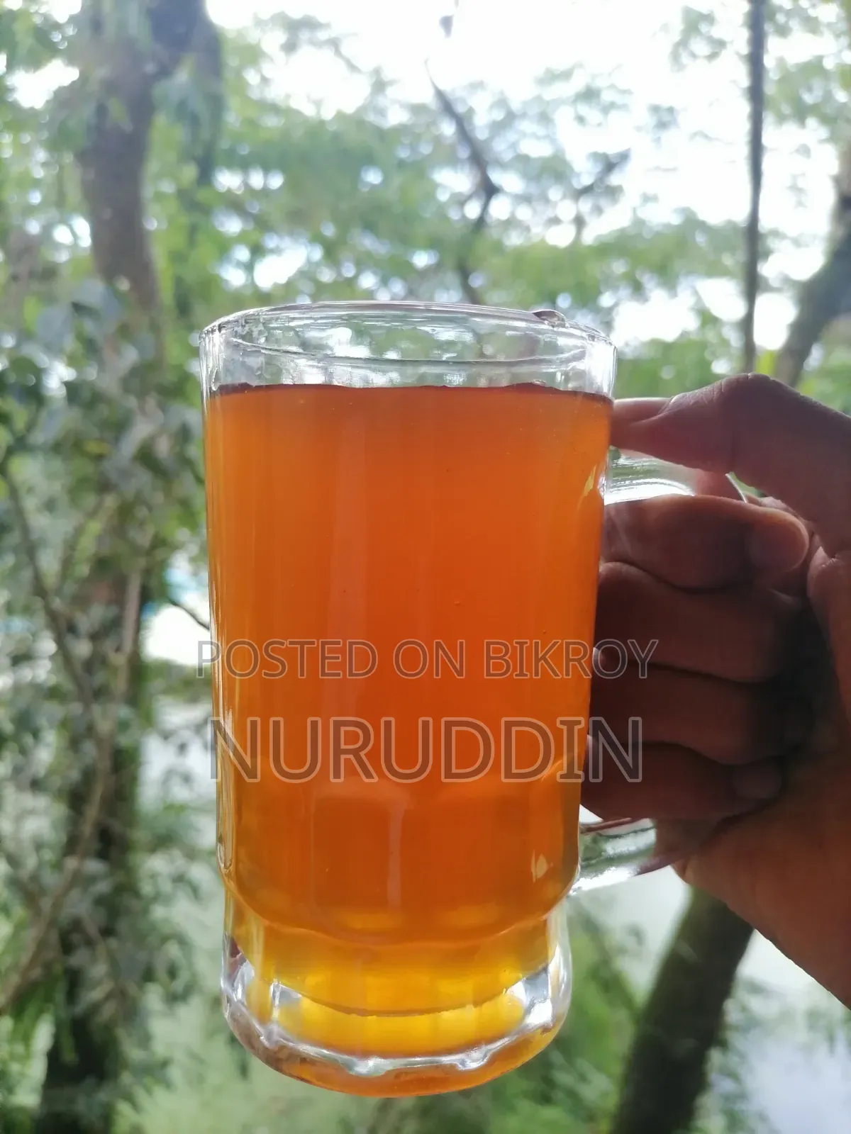 প্রাকৃতিক চাকের খাঁটি মধু