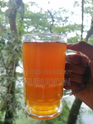 প্রাকৃতিক চাকের খাঁটি মধু