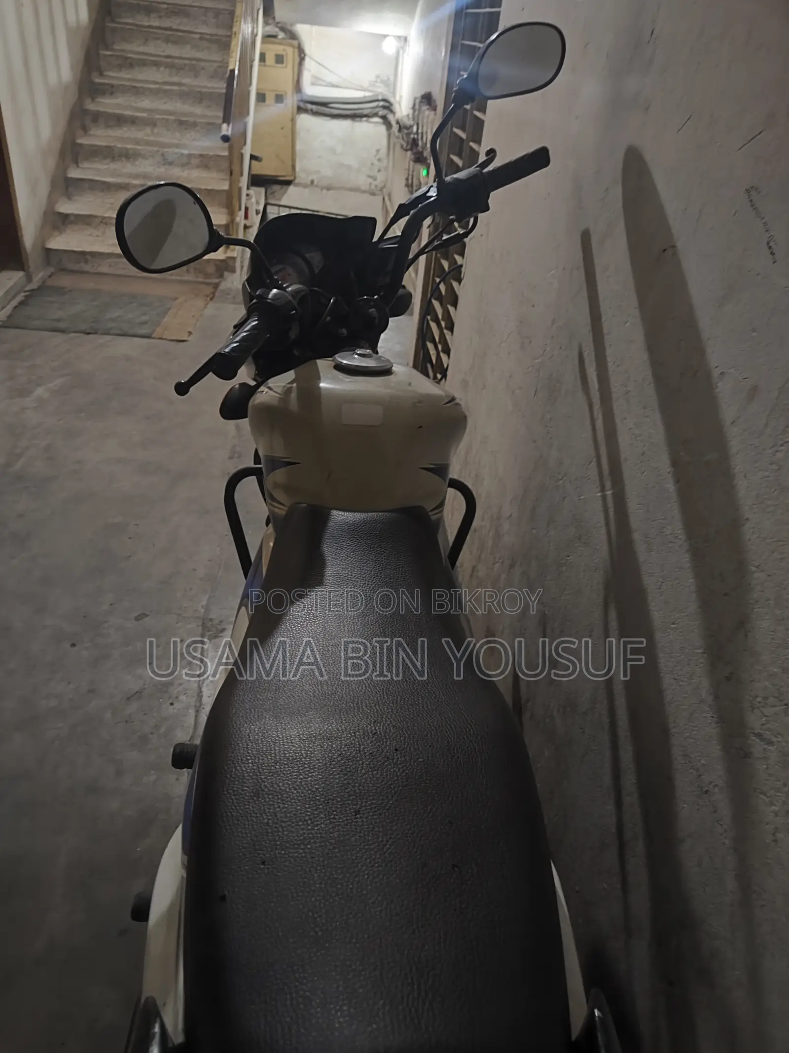 সুজুকি হায়াতে ২০১৮ সাদা