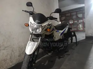 সুজুকি হায়াতে ২০১৮ সাদা