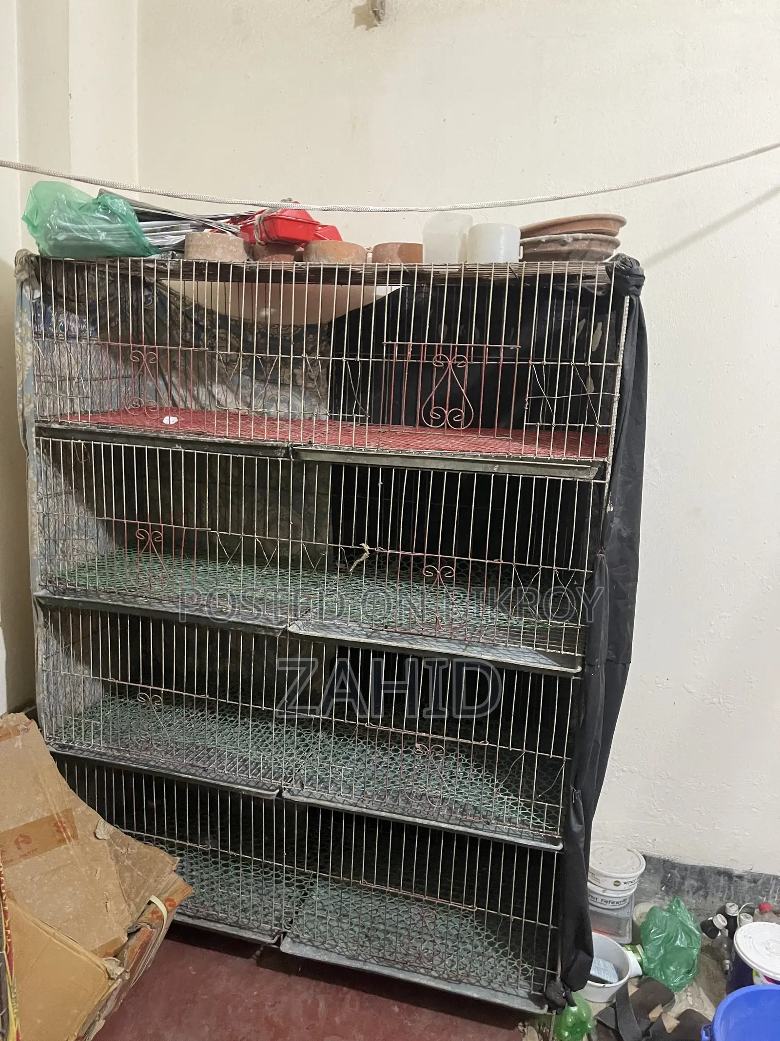 3 cages with 8 rooms will be sold