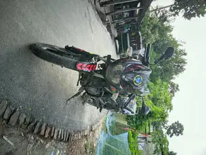 বাজাজ পালসার ১৫০ ২০১৭ ব্ল্যাক