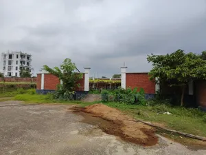 দক্ষিণ মুখি ৫ কাঠা ২১ নং সেক্টরে।