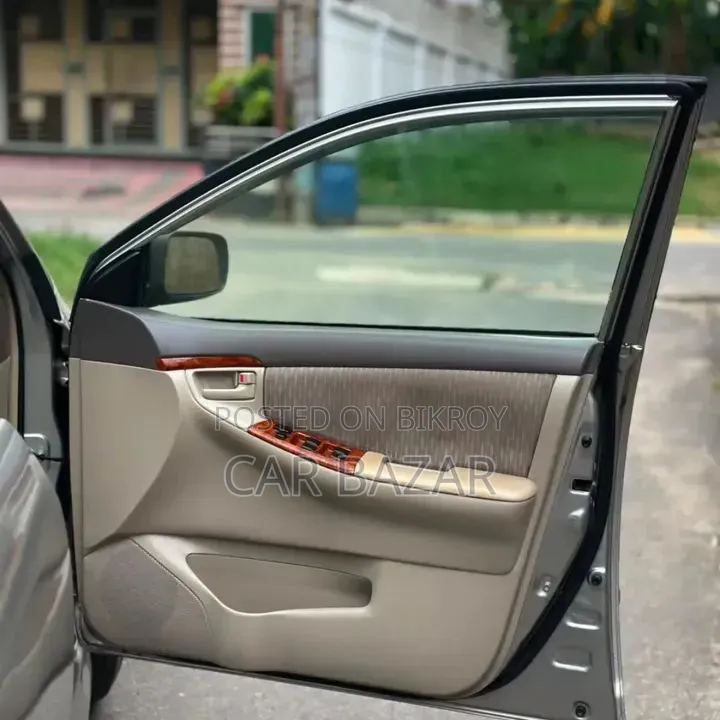 টয়োটা করোল্লা ২০০৬ বেইজ