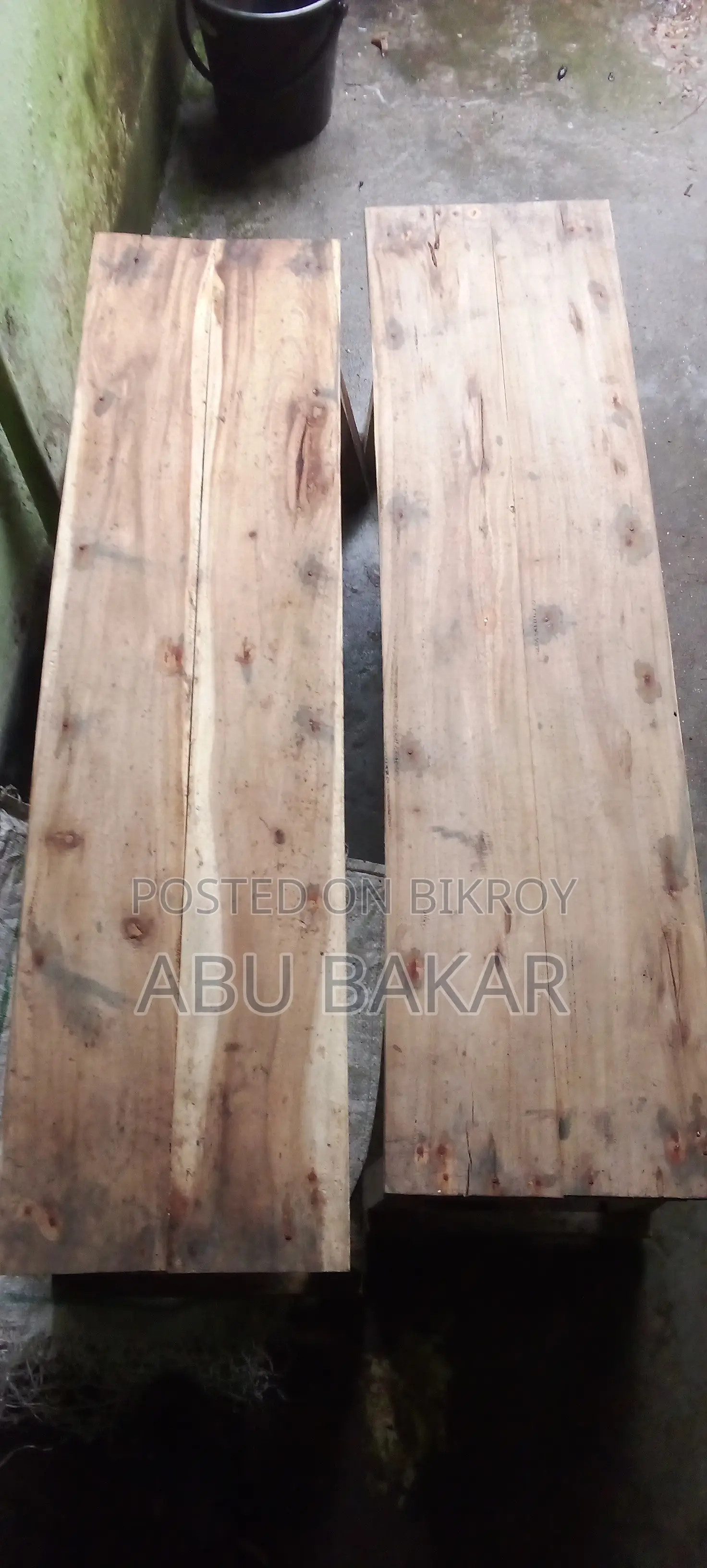 ২ টা বেঞ্চ বিক্রি করা হবে (লো বেঞ্চ)