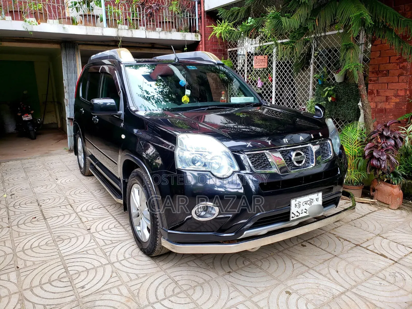 নিসান এক্স-ট্রেইল ২.০ পেট্রোল এক্সই ২০১০ কালো