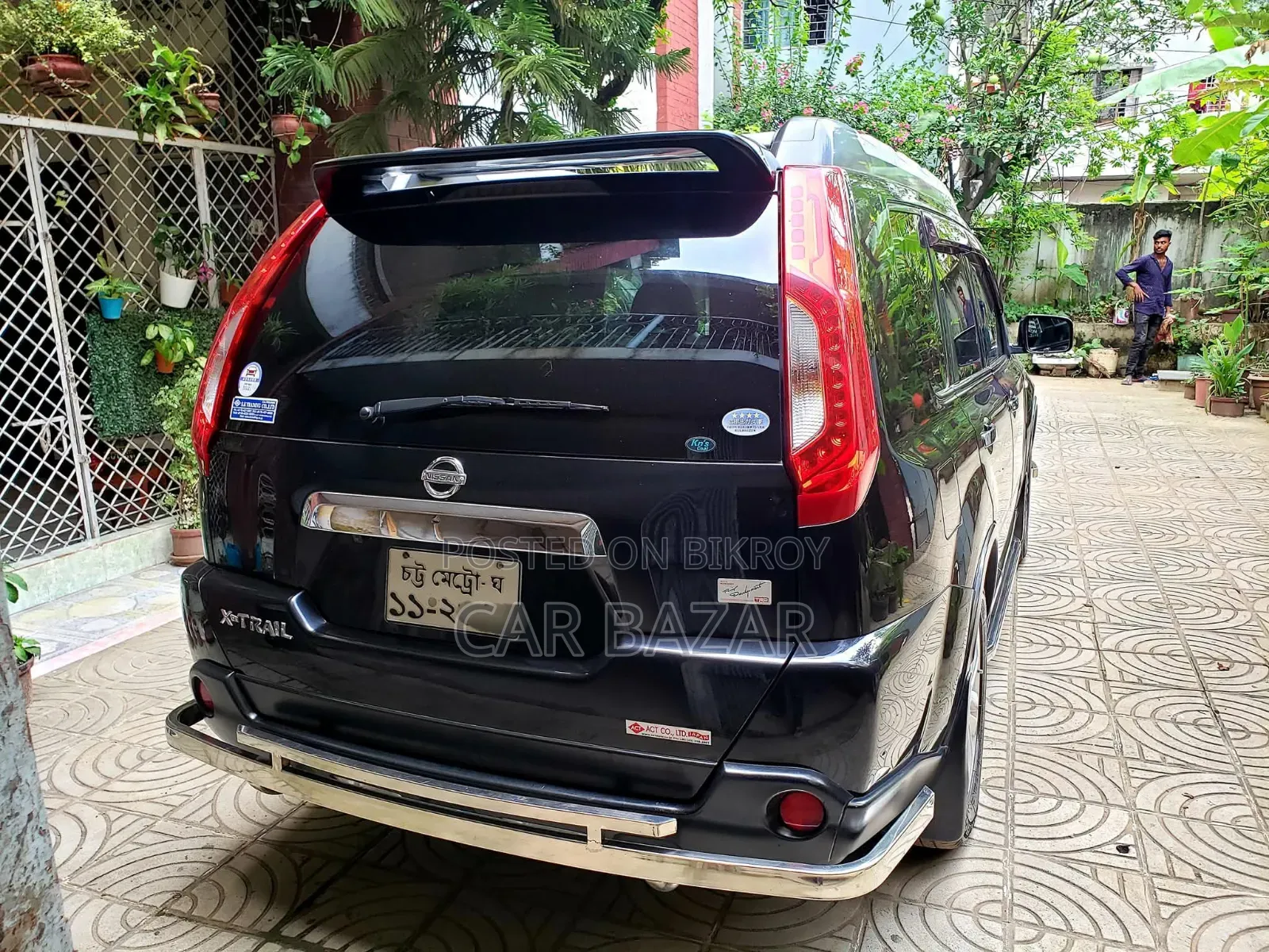 নিসান এক্স-ট্রেইল ২.০ পেট্রোল এক্সই ২০১০ কালো