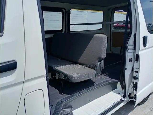 টয়োটা হাইএচ ২০২১ হোয়াইট